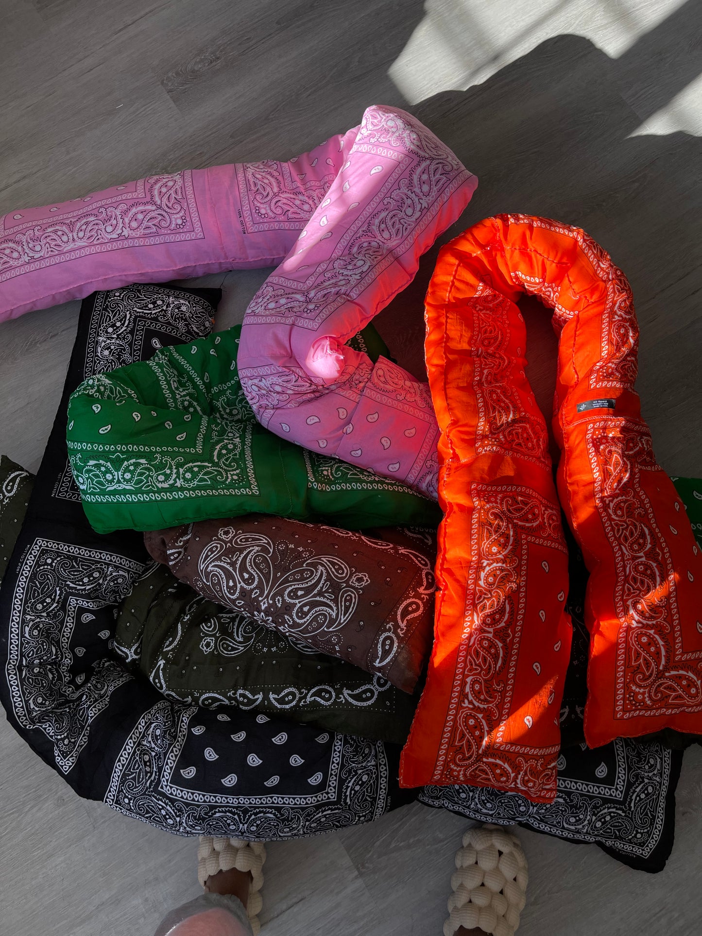 031 Paisley Puffer Scarves